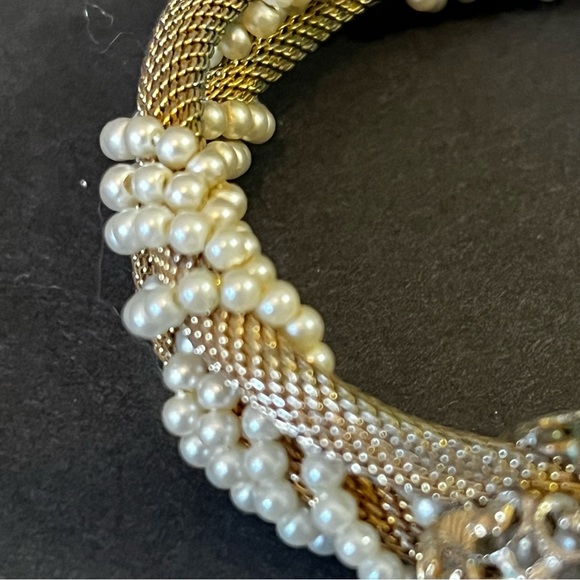 Vintage Memory Wire Wrap Bracelet Gold Tone White Bead Dangle Art Deco Victorian - Picture 6 of 8